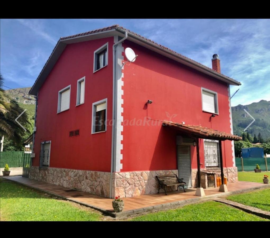 Vila Casa La Granda Onís Exteriér fotografie
